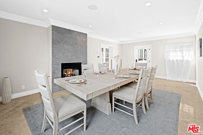 Building Photo - 2563 Hutton Dr