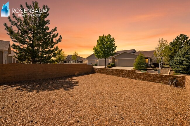 Building Photo - Beautiful 3-bedrooms, 2-baths home in the Stoneridge community!