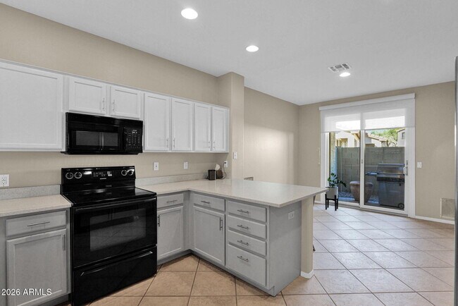 Building Photo - 1024 E Frye Rd