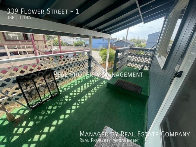 Building Photo - 339 Flower St