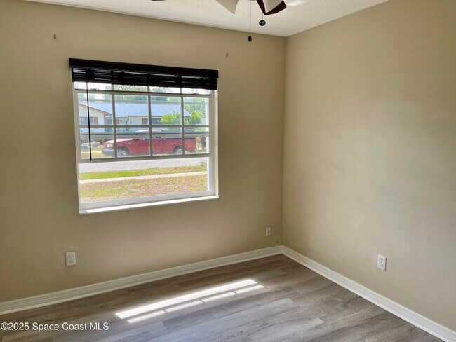Building Photo - 1708 Fenway Cir