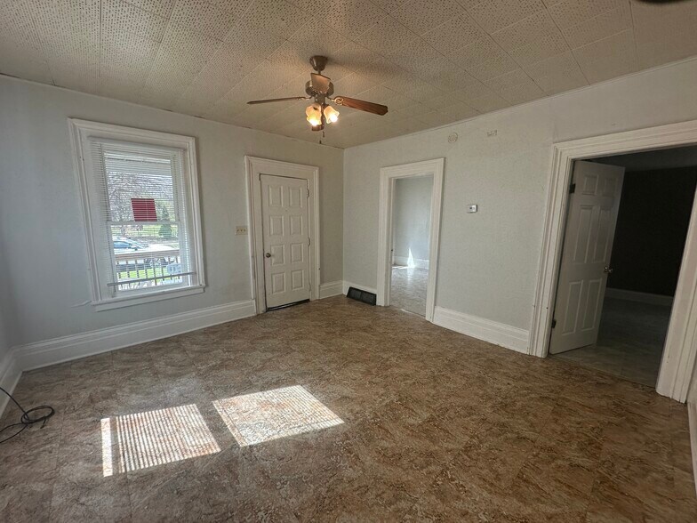 Building Photo - 317 Highland Ave