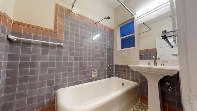 Building Photo - 464 8th Ave