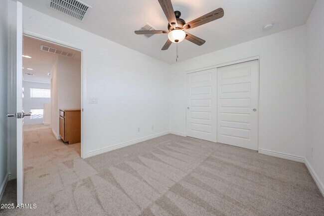 Building Photo - 14807 W Cottontail Ln