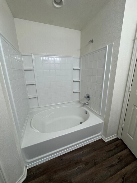 Building Photo - 8411 Sunset Canyon Dr