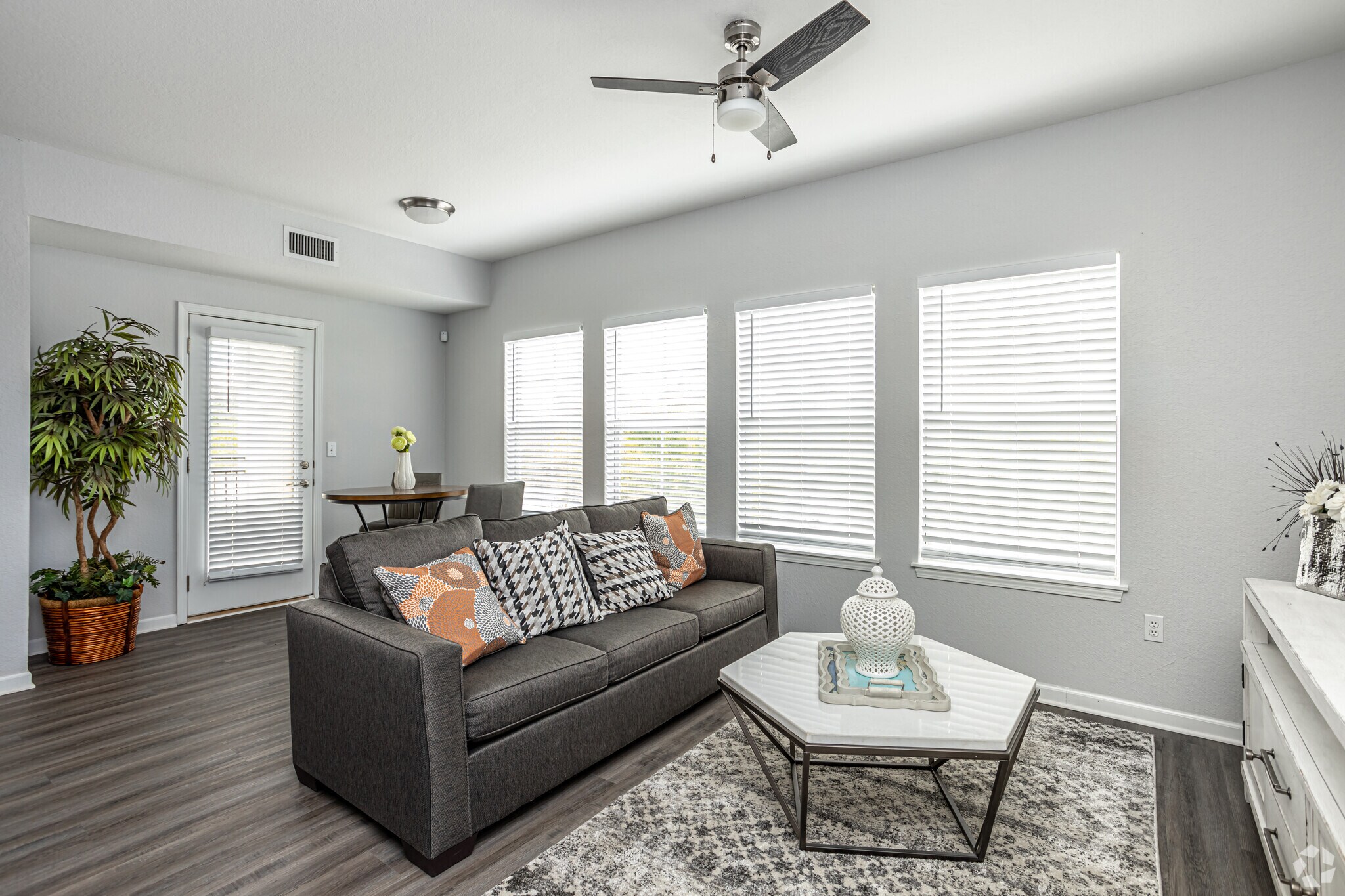 The Bluffs (KS) 1810 Caroline Ave Junction City KS 66441 Apartment