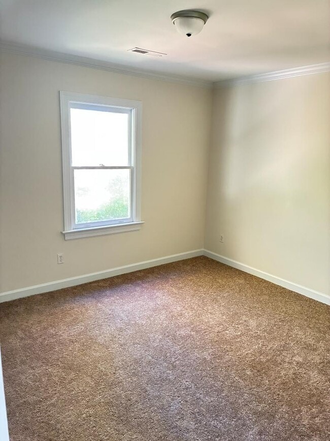 Building Photo - 3532 Wescott Dr NW