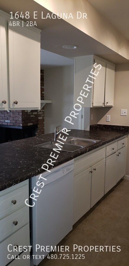 Building Photo - 1648 E Laguna Dr