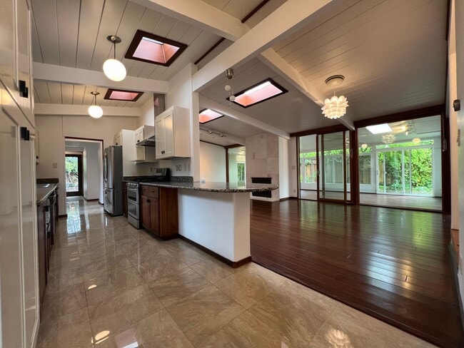 Building Photo - Palo Alto Eichler-style House (3 Beds / 2 ...