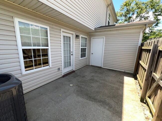 Building Photo - 122 Wolverine Ct