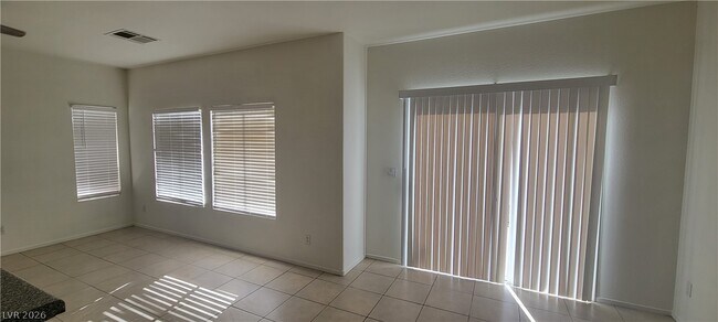 Building Photo - 1161 Maple Pines Ave