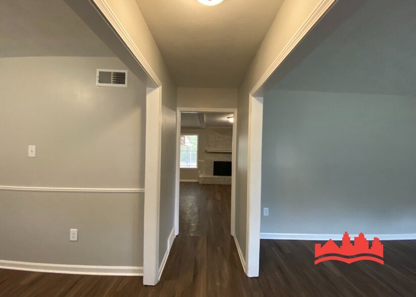 Building Photo - 5152 Downs Dr