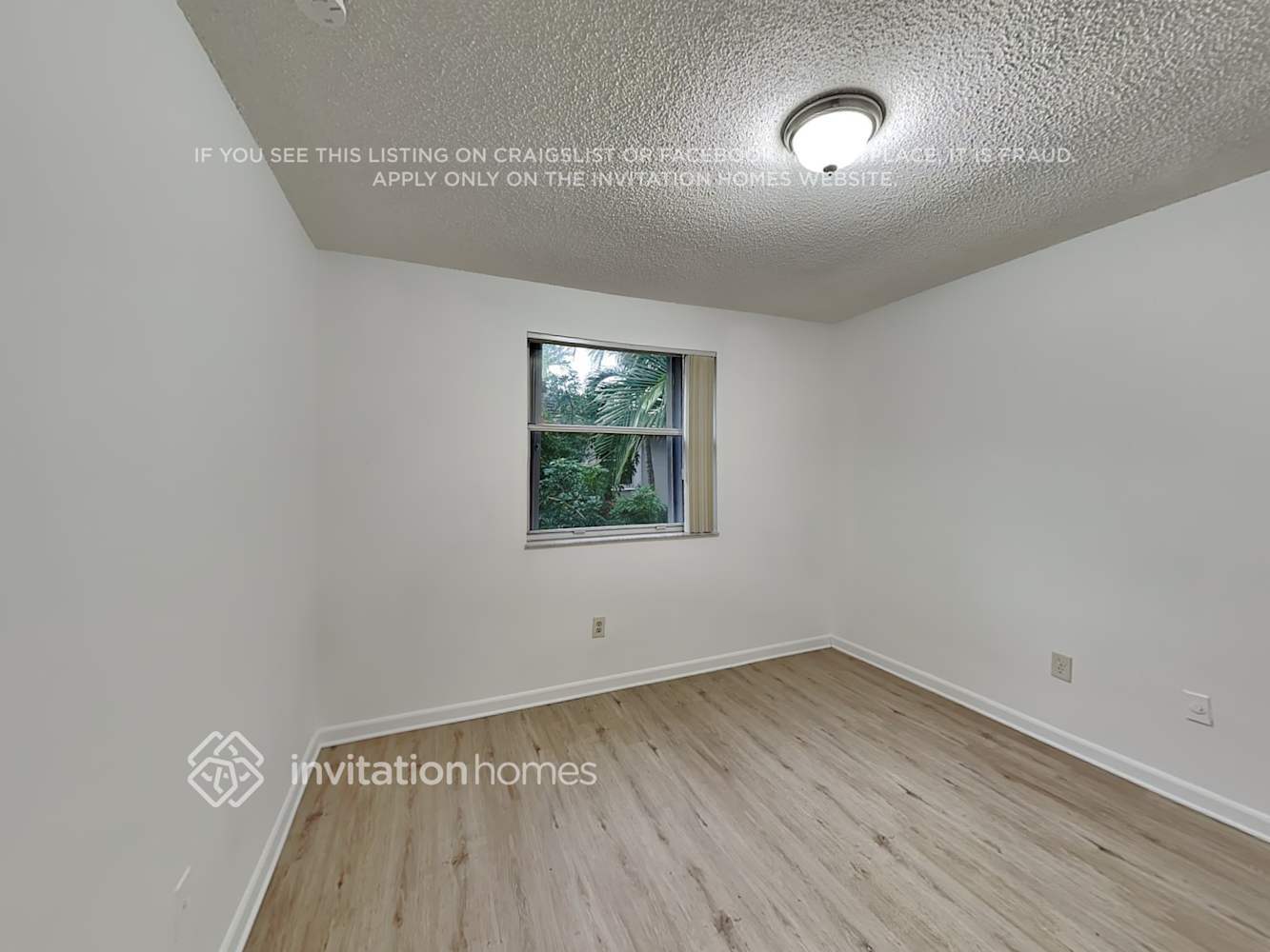 Building Photo - 9912 NW 9th Ct