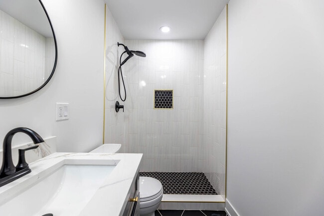 Building Photo - 5552 S Shields Ave