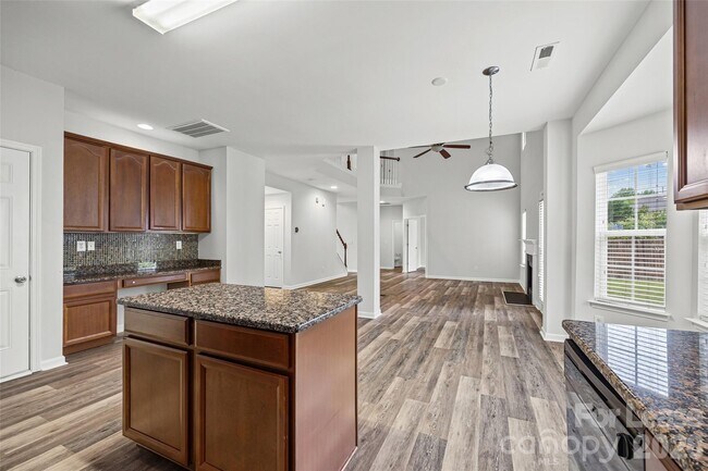 Building Photo - 2704 Piersland Drive