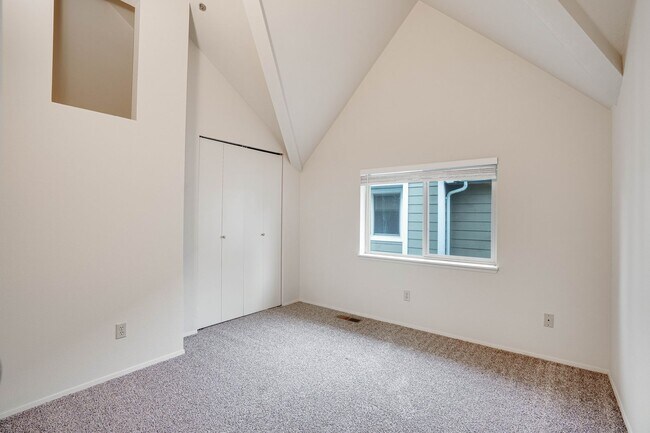 Building Photo - Natural Light Filled 2bd/2bth Loft Condo in Crown Hill, $2,550/mo.