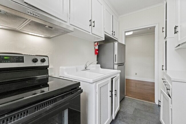 Building Photo - 38-40 Cedar St