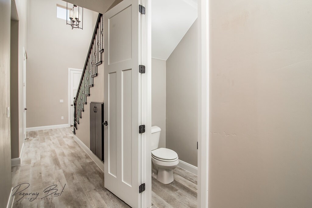 Building Photo - 325 N Red Stone Rd