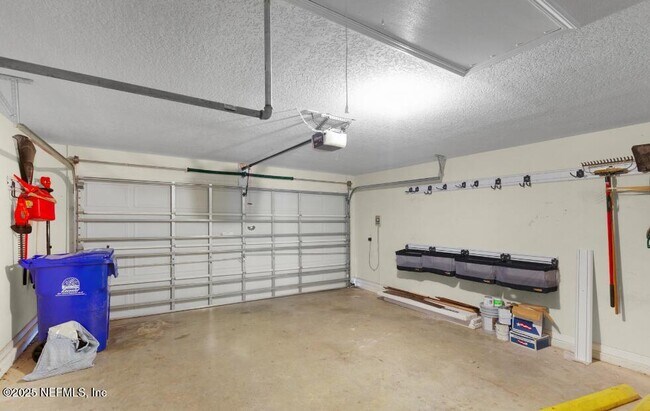 Building Photo - 1520 Summerdown Way