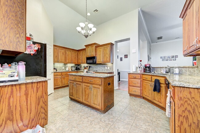 Building Photo - 3804 Lorings Rd