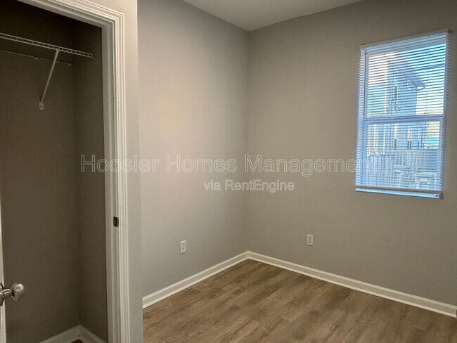 Building Photo - 1338 Barth Ave