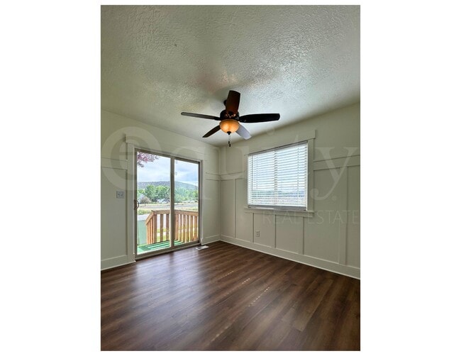 Building Photo - 8045 N Plum Creek Dr