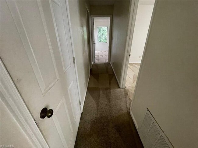 Building Photo - COMING SOON!! 2 BED 2 BATH CONDO!