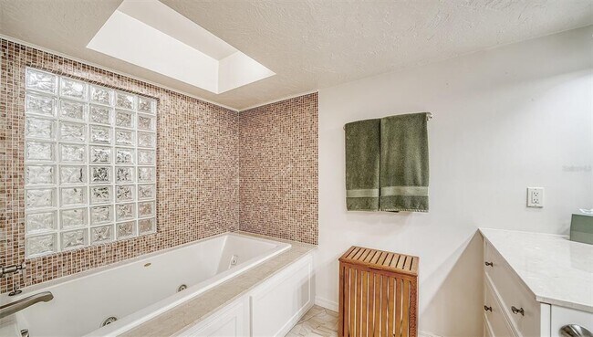 Building Photo - 988 Blvd of the Arts