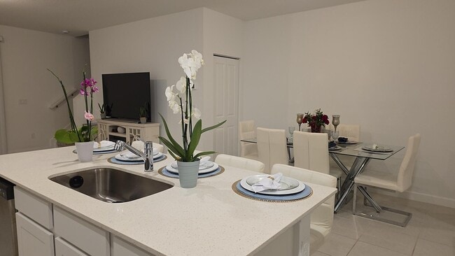 Building Photo - 512 Rivergrass St