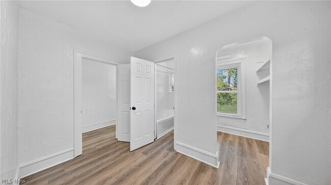 Building Photo - 511 Brown St