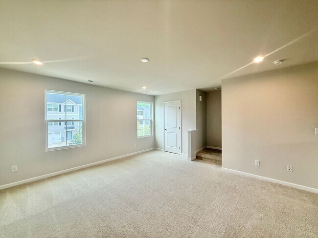 Building Photo - Newly Built 3BD, 2.5BA Wendell Townhome in an HOA Community with Amenities
