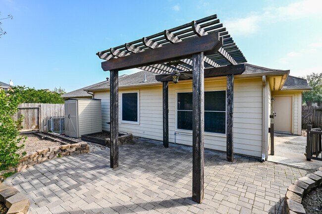 Building Photo - 2106 Castle Gardens Ln