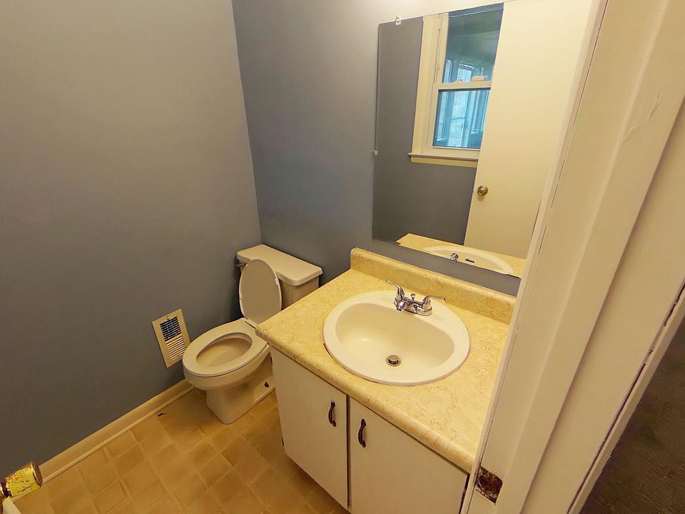 Building Photo - 7545 Fox Fern Dr