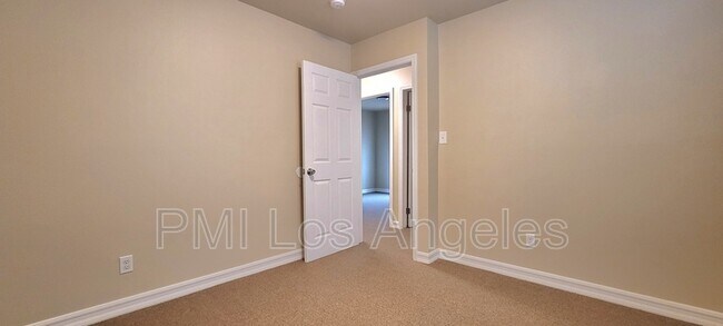 Building Photo - 10314 San Pedro St