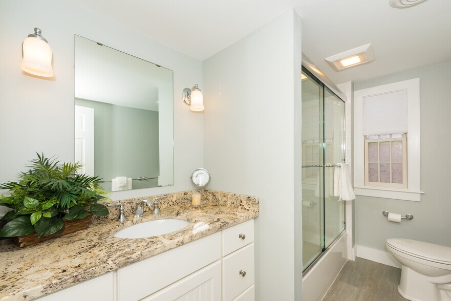 Building Photo - 69 Dennett St