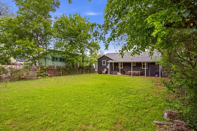 Building Photo - 2712 Frazier Ave