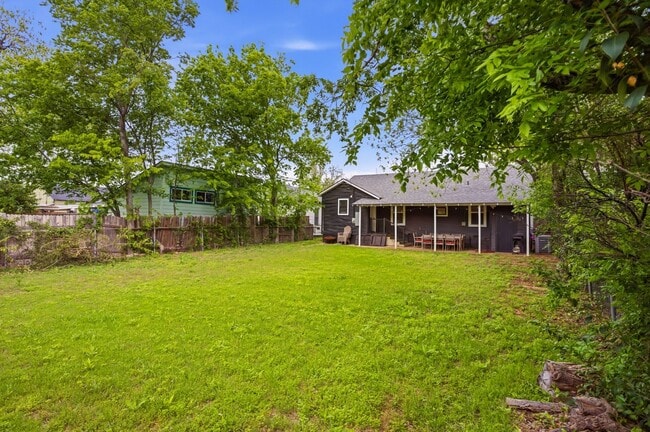 Building Photo - TCU-2712 Frazier Ave