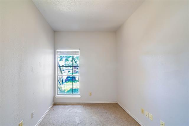 Building Photo - 3550 Country Square Dr