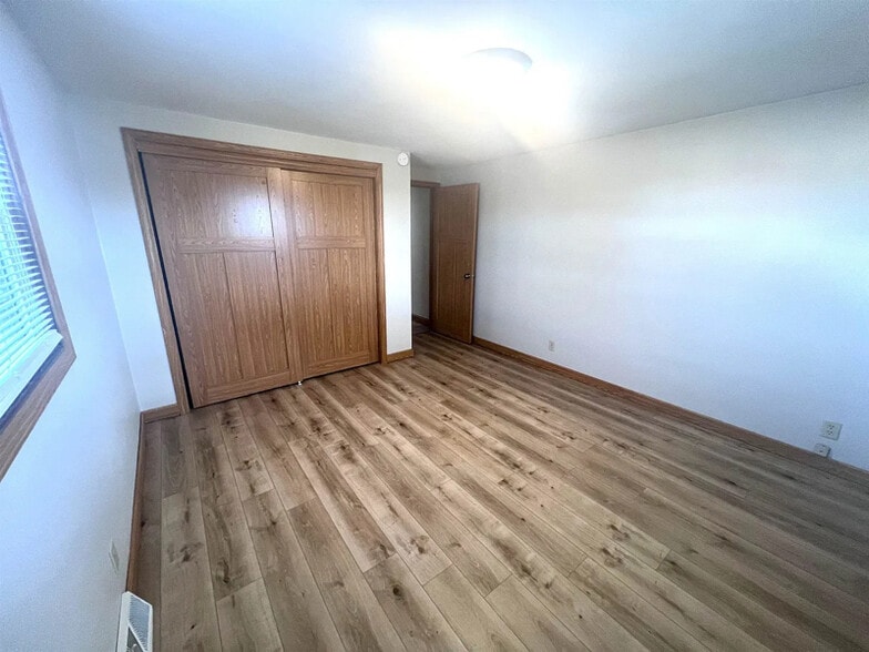 Building Photo - 2549 Babcock Rd