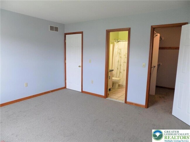 Building Photo - 2733 Victoria Ln