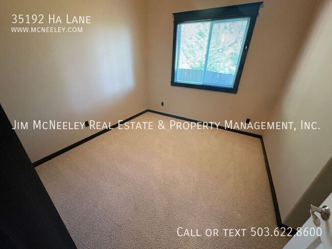 Building Photo - 35192 Ha Ln