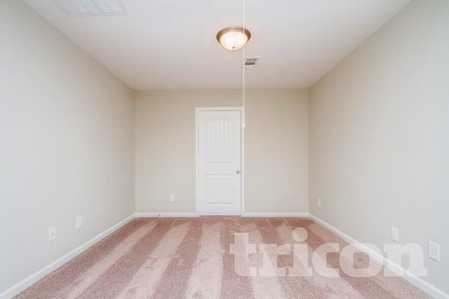 Building Photo - 4127 Effie Seward Dr
