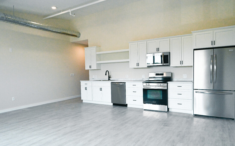 Kitchen/Living Area - Oleson's West