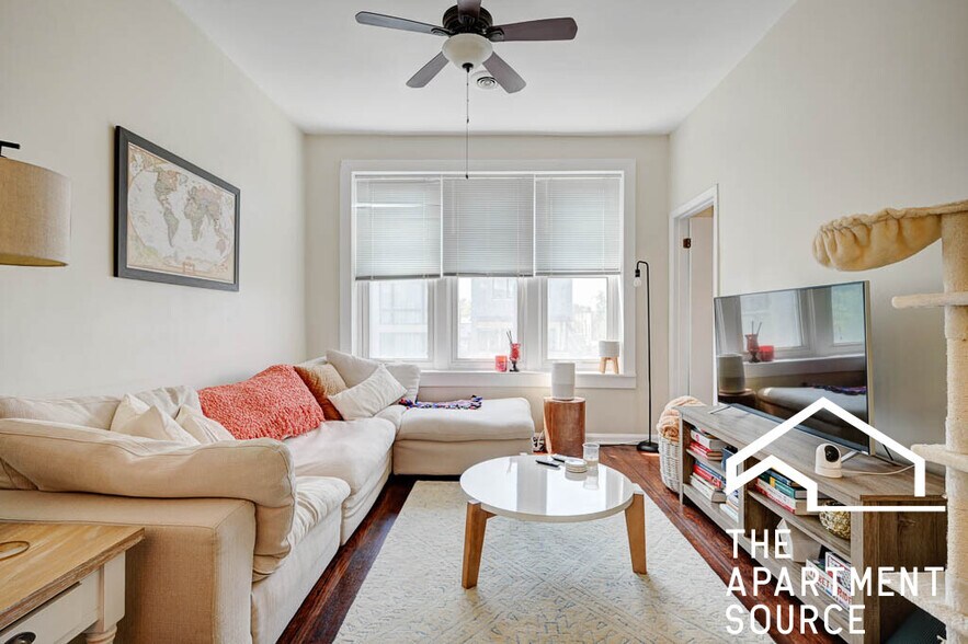 Primary Photo - 2246 W Armitage Ave