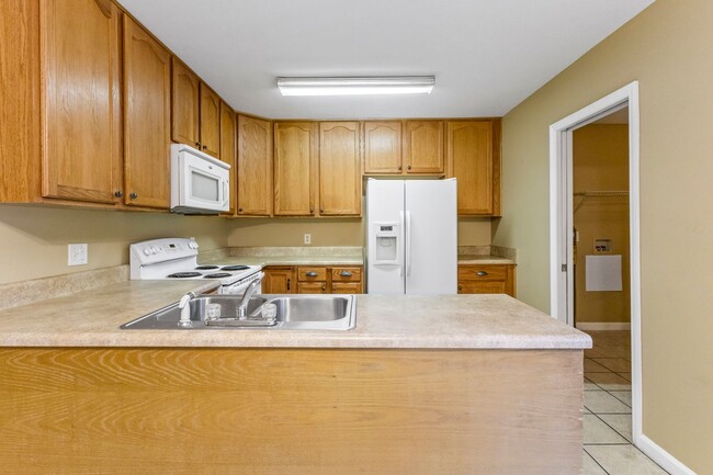 Building Photo - 108 Gray Ave Unit C