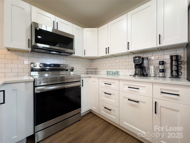 Building Photo - 226 Malvern Dr SW