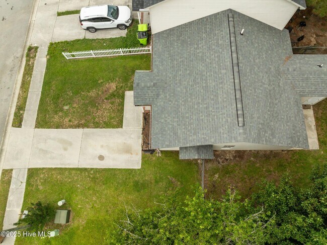 Building Photo - 1087 W Pueblo Dr