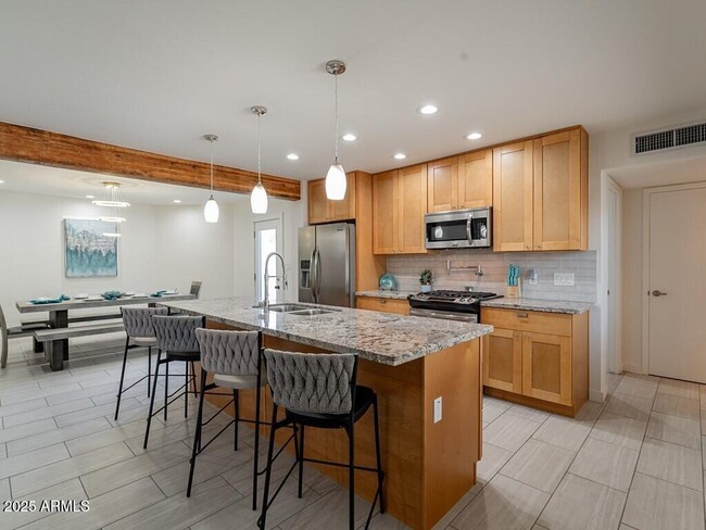 Building Photo - 3302 E Turquoise Ave