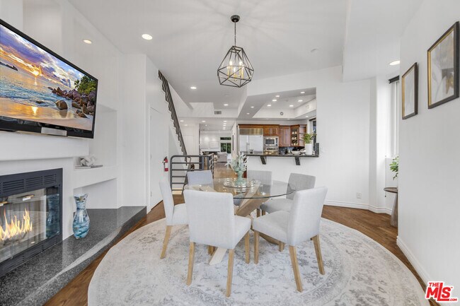 Building Photo - 8507 Franklin Ave