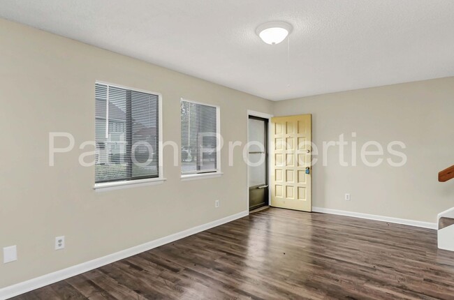 Building Photo - Point Arcadia Townhome